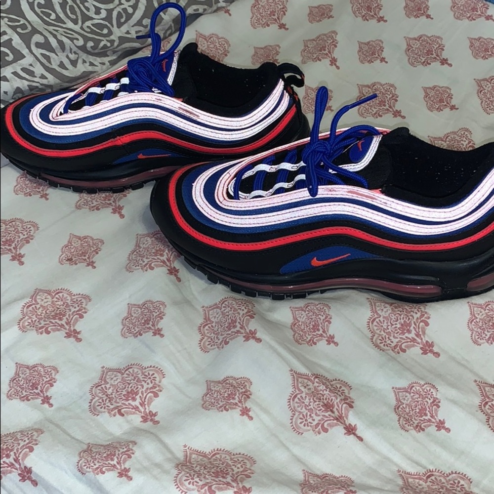 shoes - Picture 2 of 2